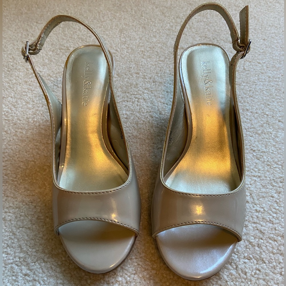 Kelly & Katie Beige Slingback Heels size 7.5